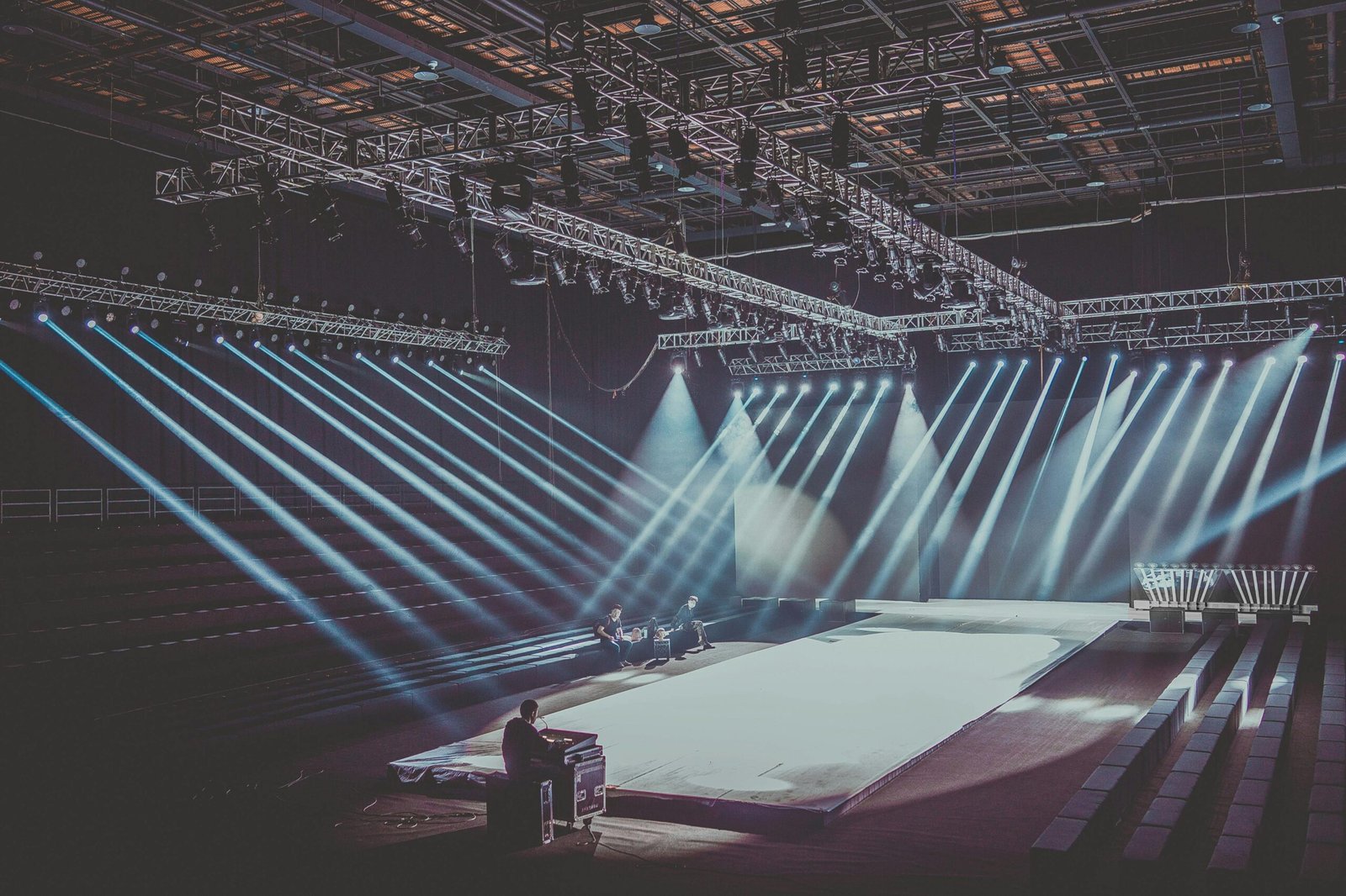 Professional event production Frankfurt featuring custom stage design and LED screens.